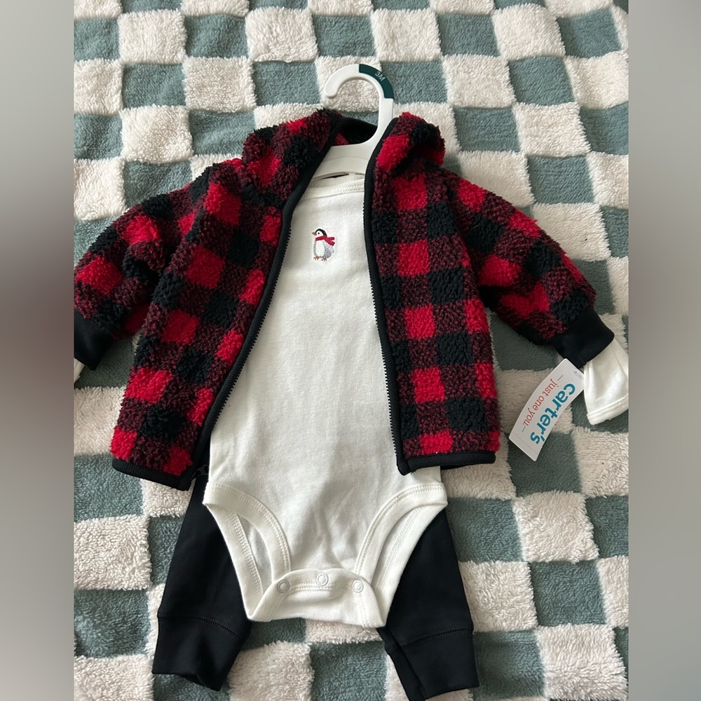 Carter’s outfit 0-3 months